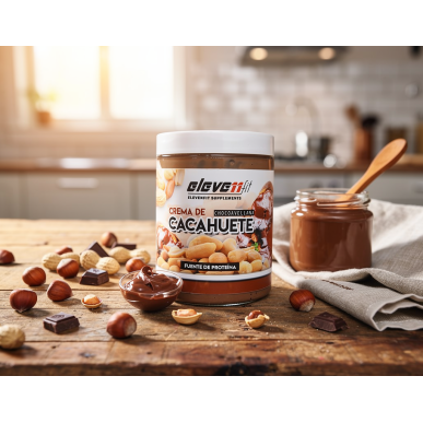 Crema de cacahuete sabor chocolate y avellana en bote de 300 g; frente a frutos secos y chocolate, textura cremosa en una cocina