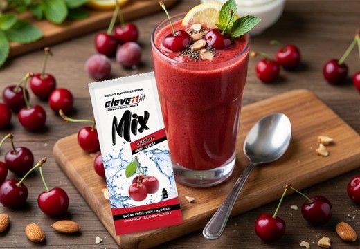 Frullato proteico allo yogurt e ciliegia con proteine del siero del latte di Elevenfit